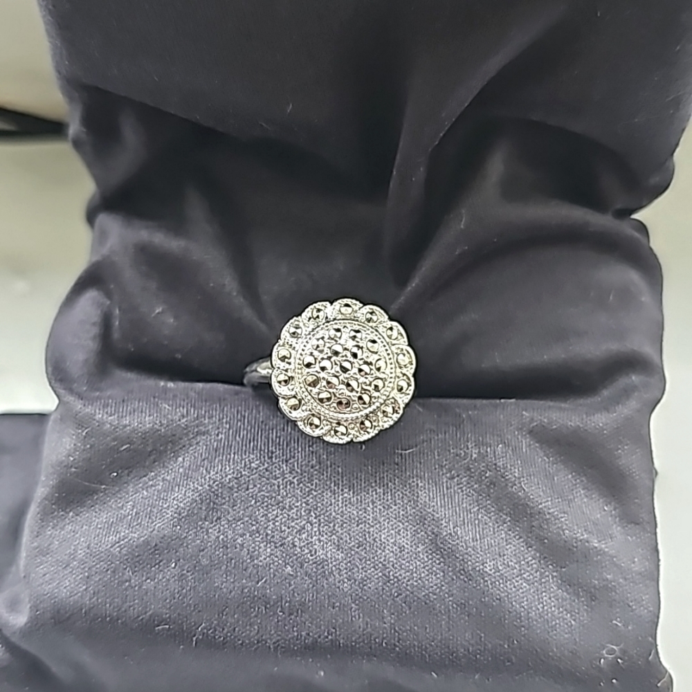 Sterling ring theda